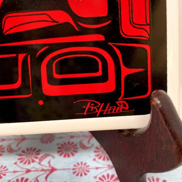 Black Red Bill Helin First Nation PNW Ceramic Tile Trivet - Picture 4 of 5